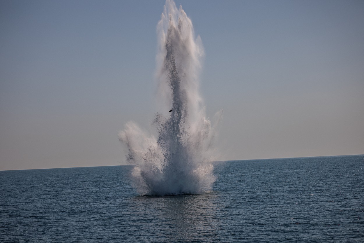 Plajele de la Marea Neagră, în pericol din cauza minelor marine. Peste 100 au fost descoperite în larg în ultima perioadă