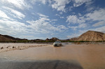 Inundații puternice au lovit Emiratele Arabe Unite, o țară unde aproximativ 65% din suprafață este acoperită de deșert. Foto-Profimedia (7)