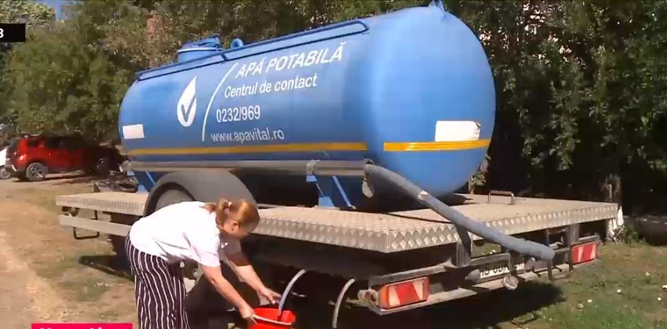 ISU Prahova trimite cisterne de mii de litri pentru a asigura apa menajeră în localitățile din județ. Câte familii vor beneficia