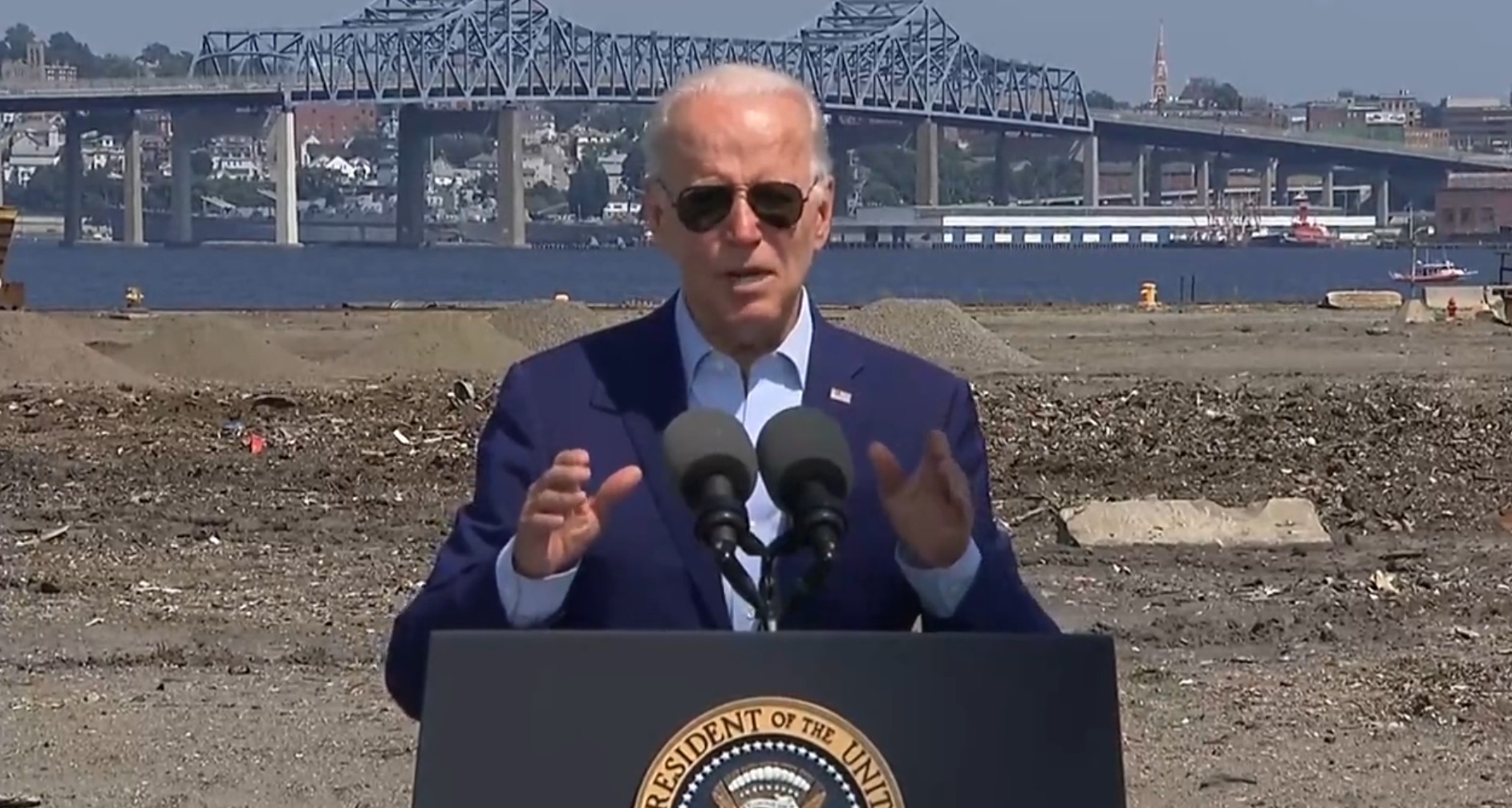 Joe Biden ia în considerare să declare urgența climatică, spune John Kerry