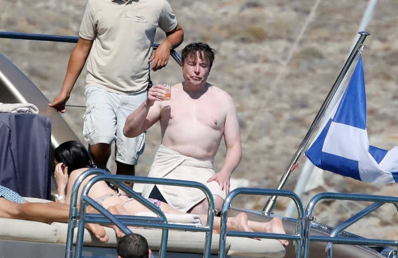 *PREMIUM-EXCLUSIVE* MUST CALL FOR PRICING BEFORE USAGE - Tesla Billionaire Elon Musk takes a summer break in Mykonos after sensationally backing out of the Twitter acquisition deal!*PICTURES TAKEN ON 17/07/2022*