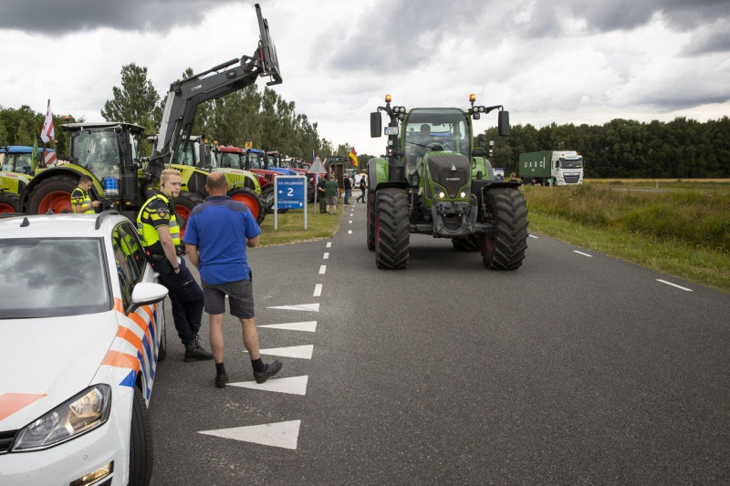 Ter Apel, Netherlands, 2022-07-14 15:05:12 TER APEL - Dutch and German farmers are campaigning in Ter Apel against the government's nitrogen policy. The farmers fear that these plans will hit their companies hard. ANP VINCENT JANNINK netherlands out - bel