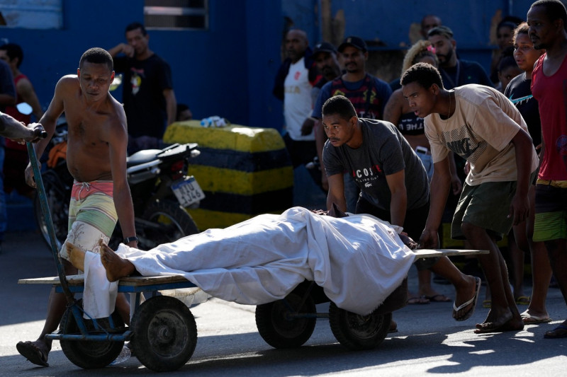 Cel puţin 18 oameni au murit într-o operaţiune a poliţiei braziliene într-o favela din Rio de Janeiro