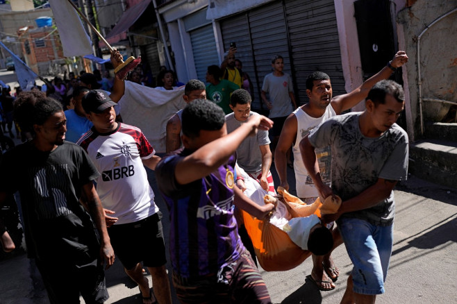 Cel puţin 18 oameni au murit într-o operaţiune a poliţiei braziliene într-o favela din Rio de Janeiro