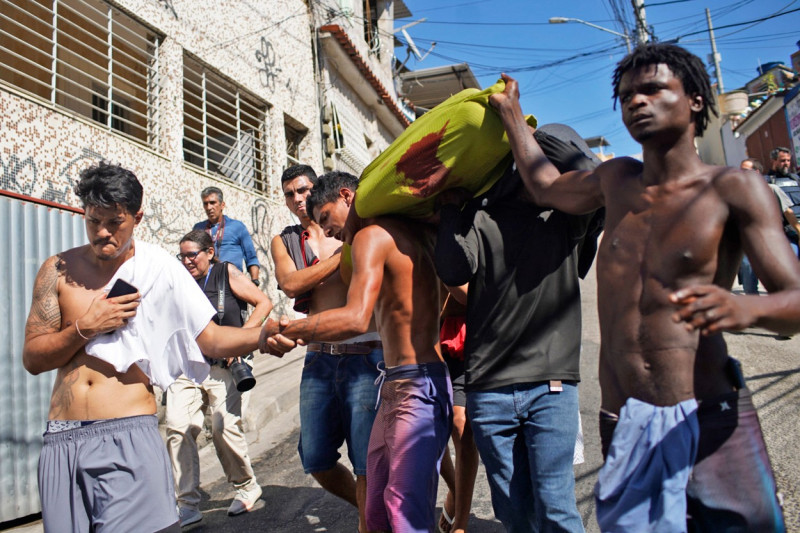 Cel puţin 18 oameni au murit într-o operaţiune a poliţiei braziliene într-o favela din Rio de Janeiro