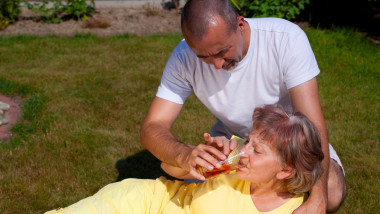 Man supplied old woman with heat stroke