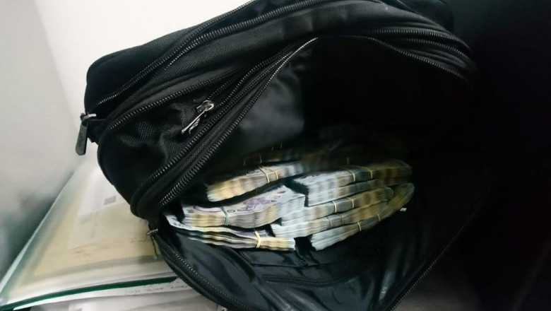 Rețeaua mitei pentru permise din Suceava: 100 de euro la "cel ce semnează", 100 de lei la cel de la "numere", 100 de lei pentru plăcuță