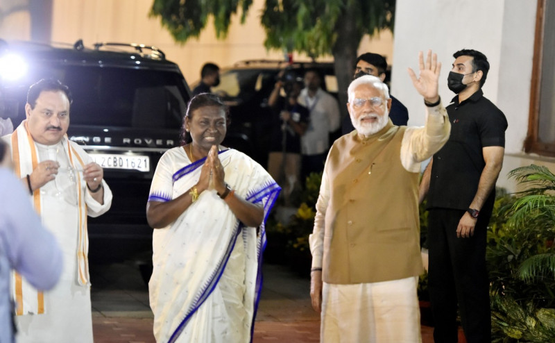 Prime Minister Narendra Modi Congratulates Newly Elected President Droupadi Murmu At Her Residence, India - 21 Jul 2022