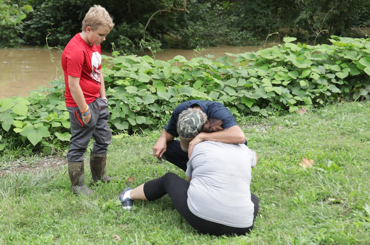 O familie și-a pierdut 4 copii în inundațiile devastatoare din Kentucky: „Pur și simplu apa i-a măturat din brațele părinților”