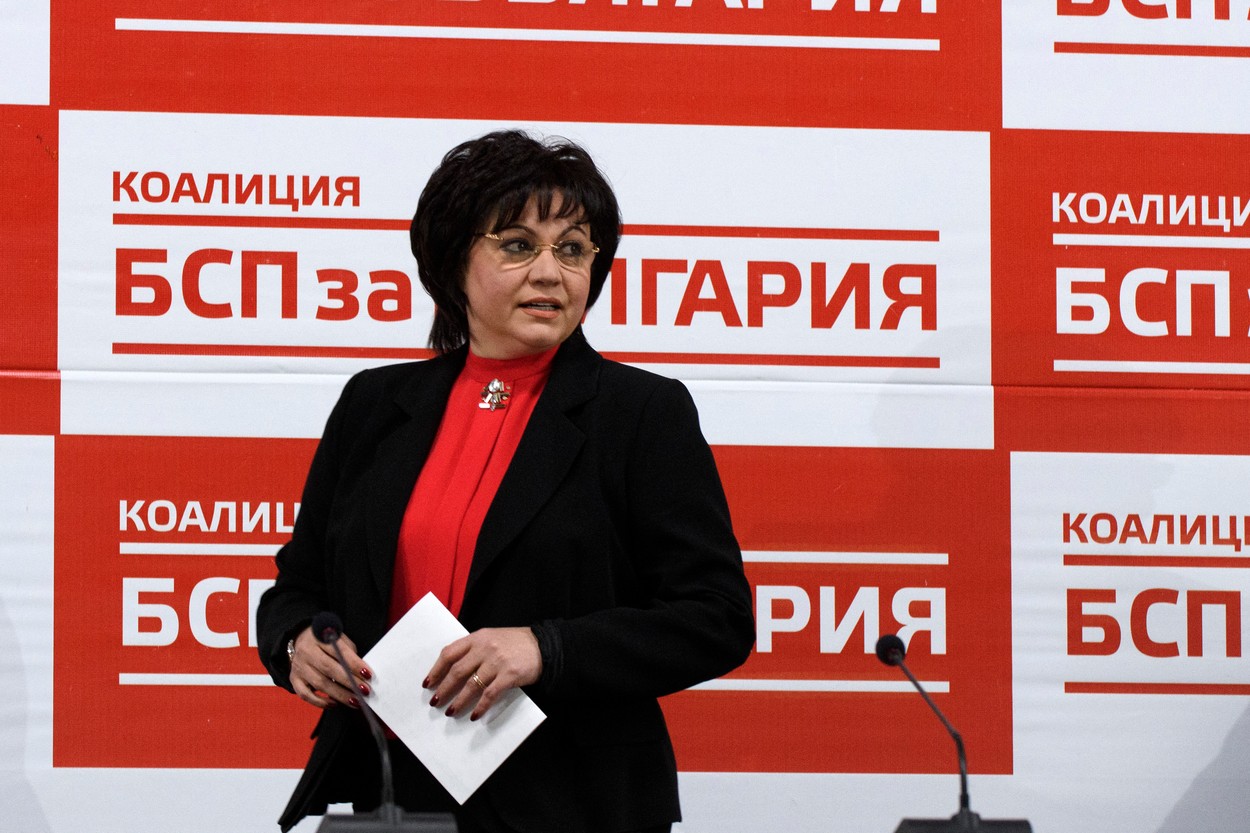 Ministru: Bulgaria a trimis în secret arme Ucrainei. Ordinul ar fi fost semnat de lidera socialiștilor, care oficial era împotrivă