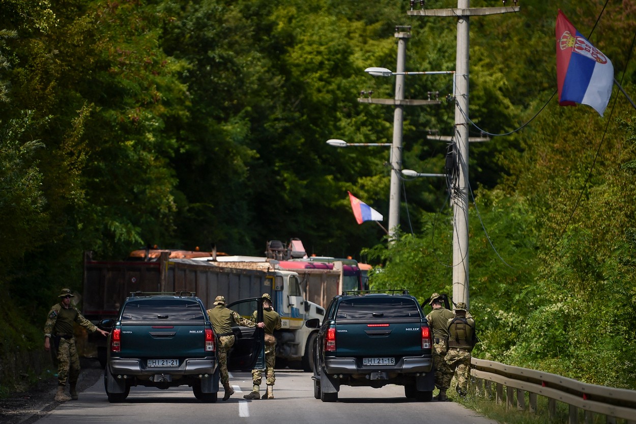 Poliția din Kosovo susține că o patrulă a fost atacată în nord, la granița cu Serbia
