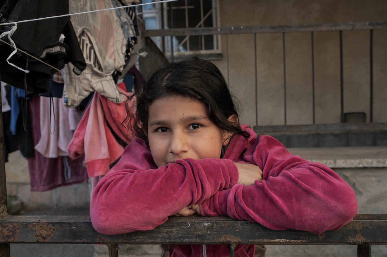 „Tu nu ești un refugiat” - Reportaj CNN despre cum sunt discriminați romii din Ucraina în România, Moldova și Cehia