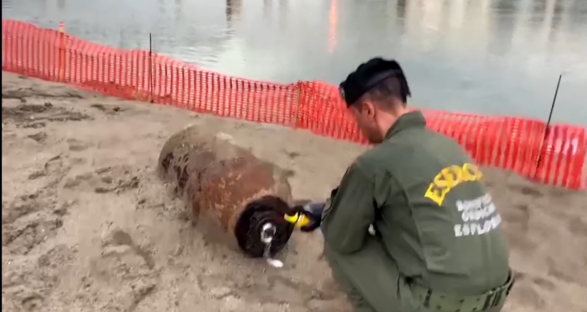 O bombă de 450 kg din Al Doilea Război Mondial a fost scoasă la iveală de seceta extremă în apele scăzute ale fluviului Pad
