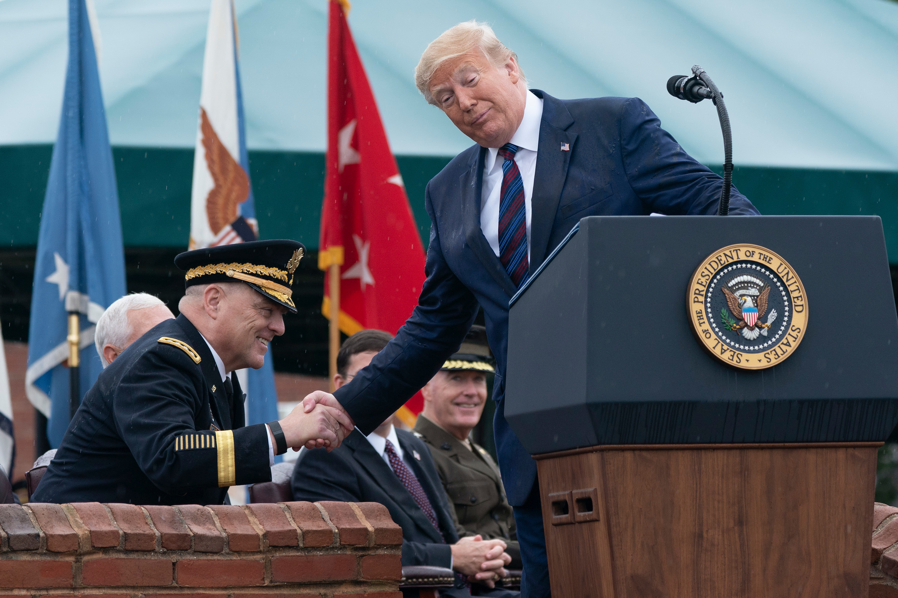 Ce replică a primit Donald Trump după ce și-a întrebat fostul consilier de la Casa Albă: „De ce nu puteți fi ca generalii lui Hitler?”