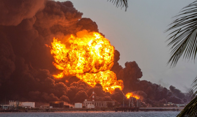 APTOPIX Cuba Oil Fire