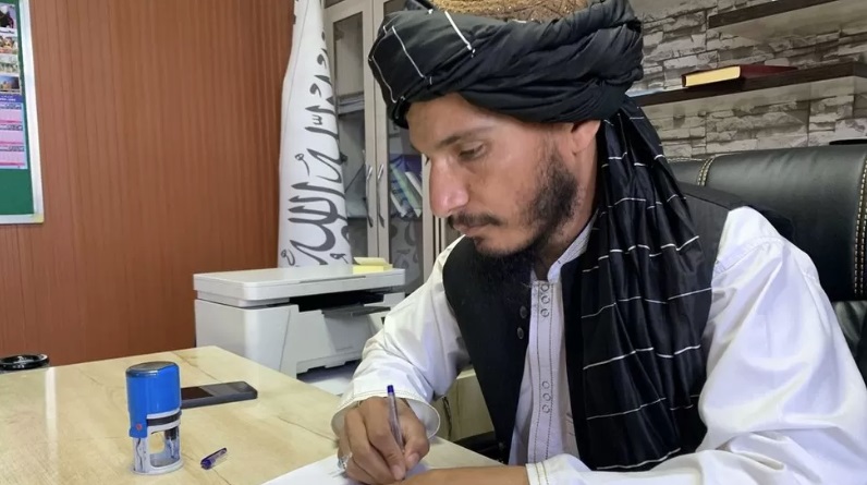 Un lunetist taliban care a ucis zeci de afgani lucrează acum la un birou: "Războiul a fost ușor, era mai puțină responsabilitate"