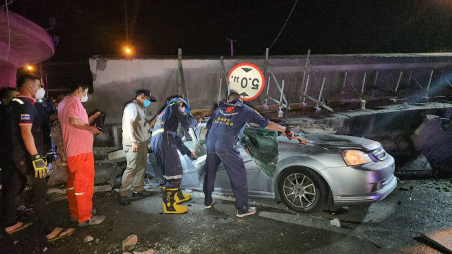 Bridge collapses onto passing cars killing two people in Thailand