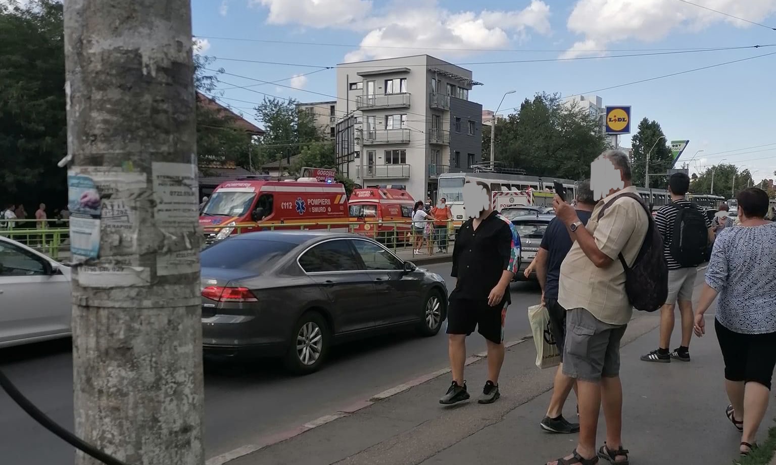 O tânără în vârstă de 22 de ani a murit după ce a fost prinsă sub un tramvai pe strada Mihail Sebastian din București