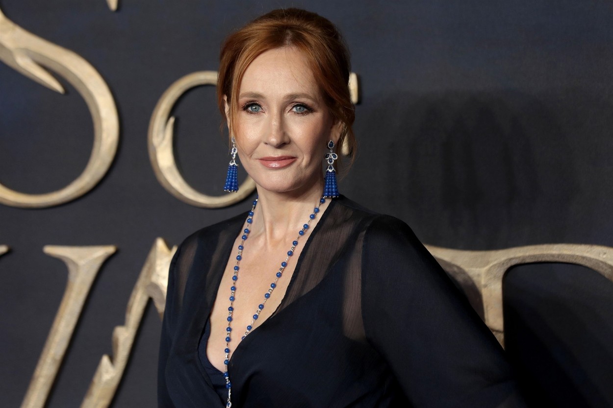 Scriitoarea J.K. Rowling, amenințată cu moartea: „Nu te îngrijora, tu urmezi”