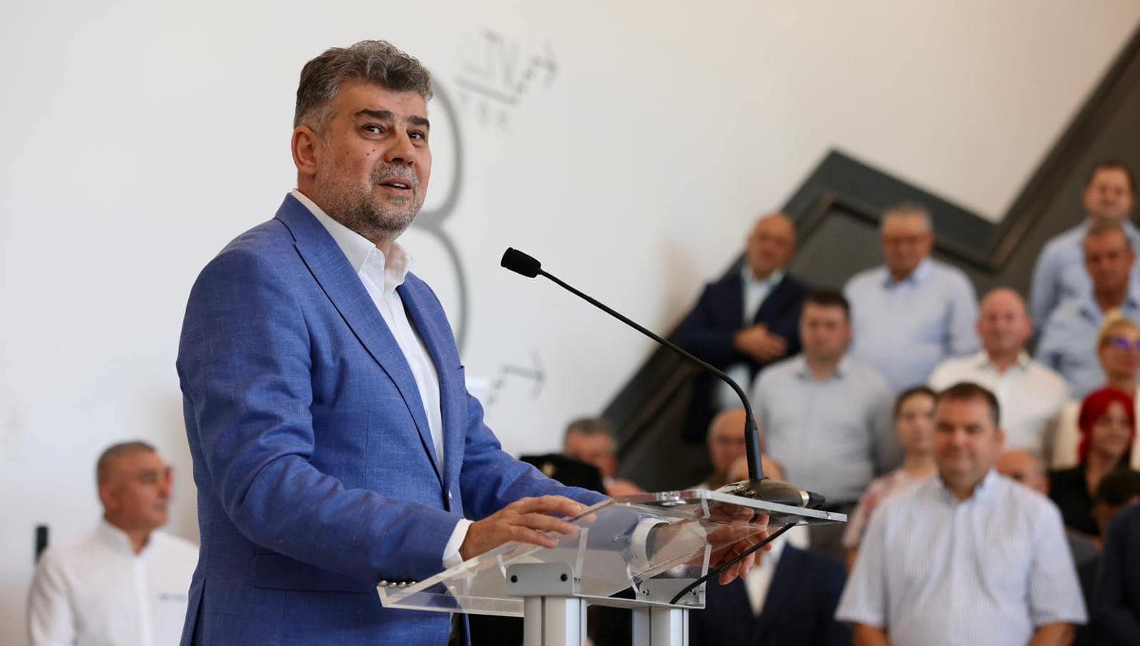Ciolacu, la recepția sălii polivalente din Bistrița: „Am venit la inaugurarea unei case mortuare de care vom beneficia cu toții”