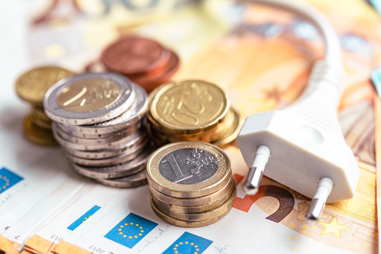 Prețul energiei electrice în Europa a depășit pentru prima dată pragul de 500 de euro pentru un Megawatt-oră