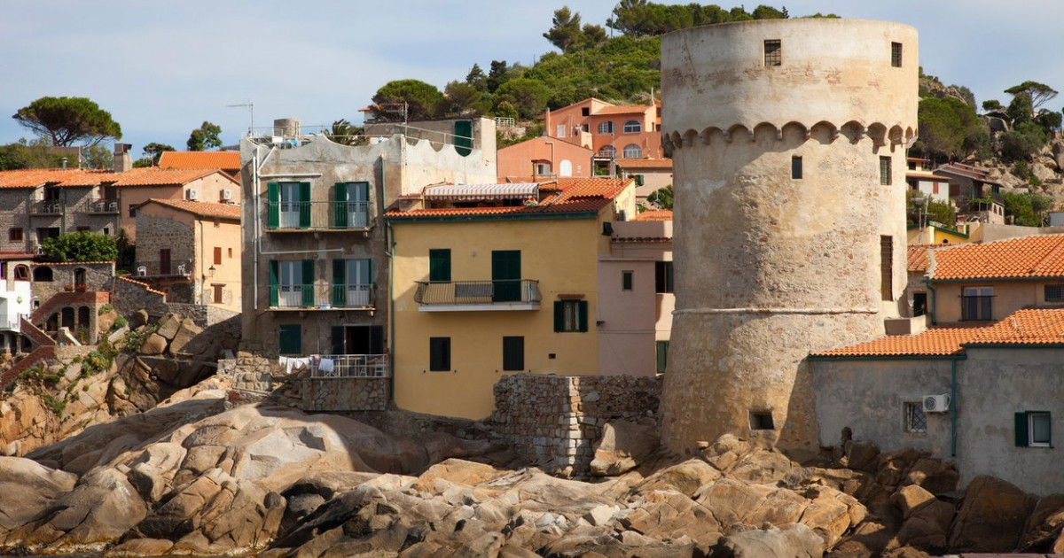 Acqua di mare trasformata in acqua potabile, la soluzione che può rivelarsi una trappola.  L’esempio di un’isola italiana attaccata dai turisti