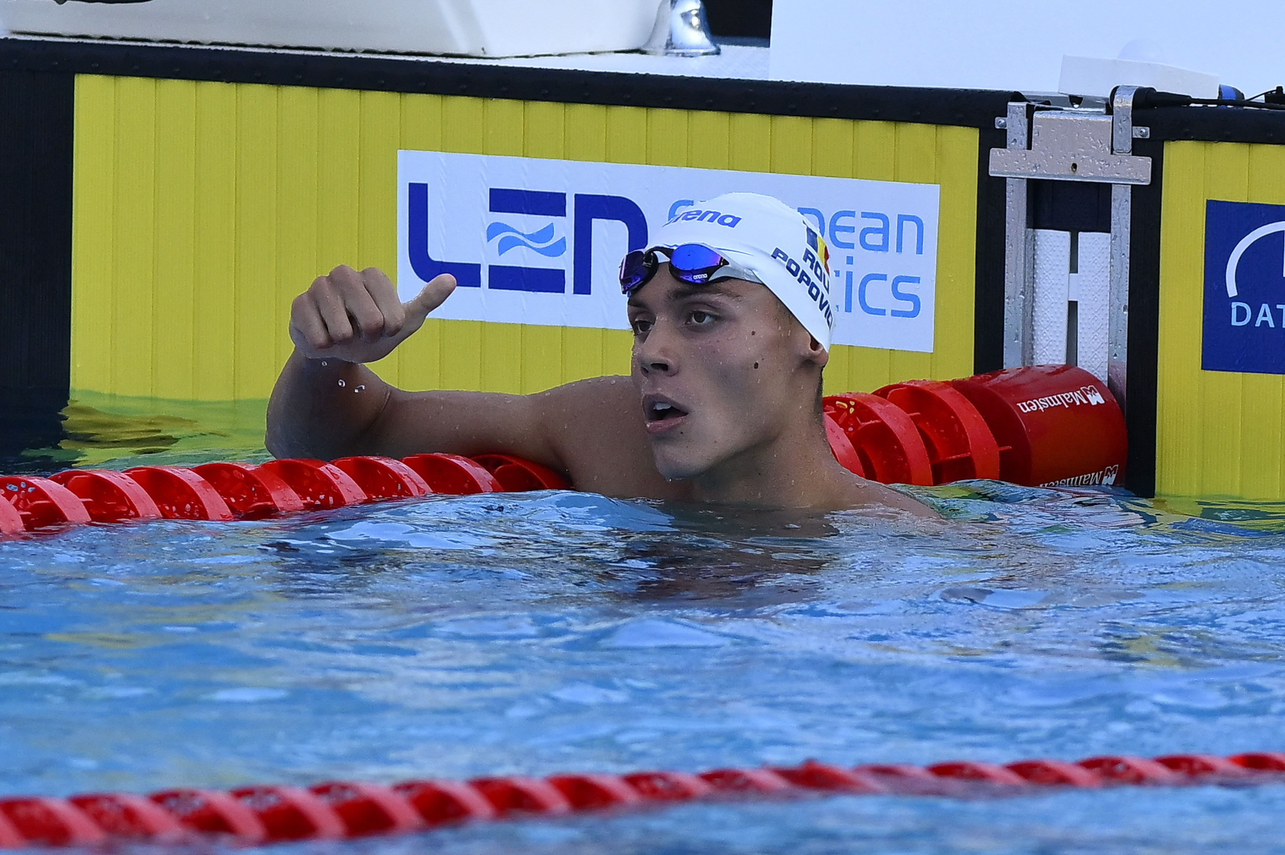 David Popovici s-a calificat în finala probei de 200 m liber a Campionatelor Mondiale din Japonia, cu cel mai bun timp