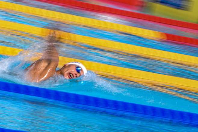 David Popovici, desemnat cel mai bun sportiv în probele masculine, la CE de Nataţie. Foto: Profimedia Images