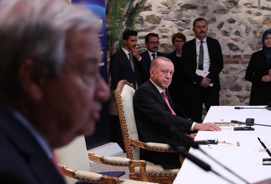 Politico: Erdogan, agentul dublu al războiului din Ucraina