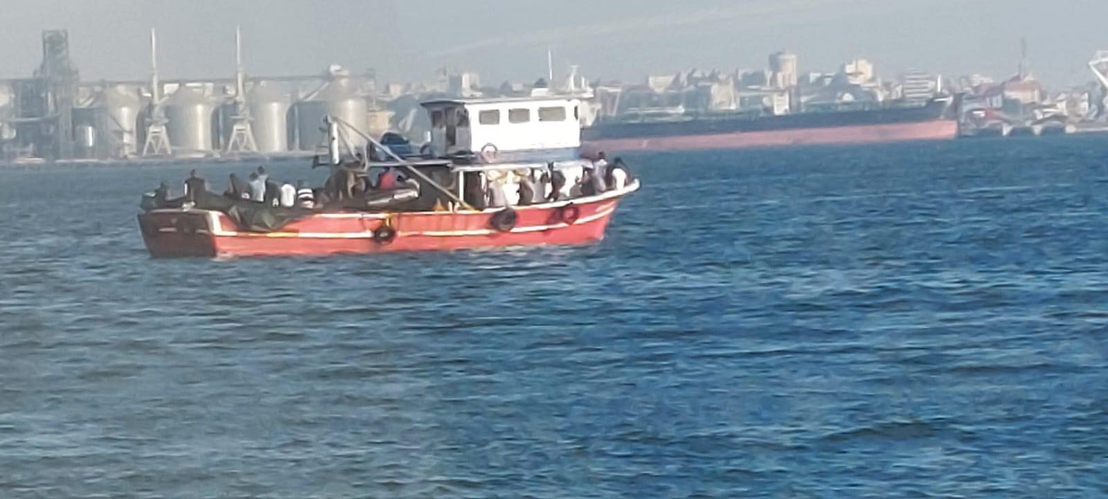 Operațiune de salvare în Marea Neagră: Navă cu zeci de migranți, inclusiv copii, descoperită în apropiere de Vama Veche