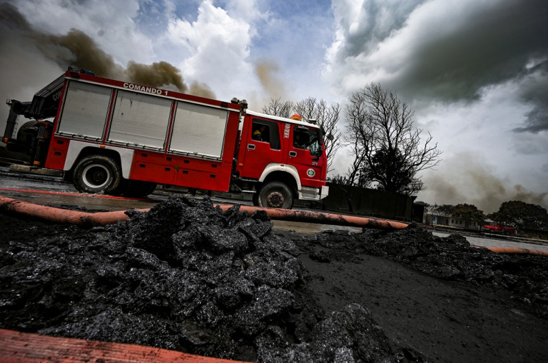 zonă distrusă după incendiu