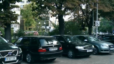 Parcare în București.
