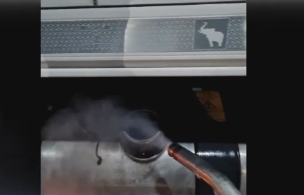 O pompă a unei benzinării scoate aer în loc de motorină și îl și taxează. Control ANPC după filmarea unui șofer de TIR