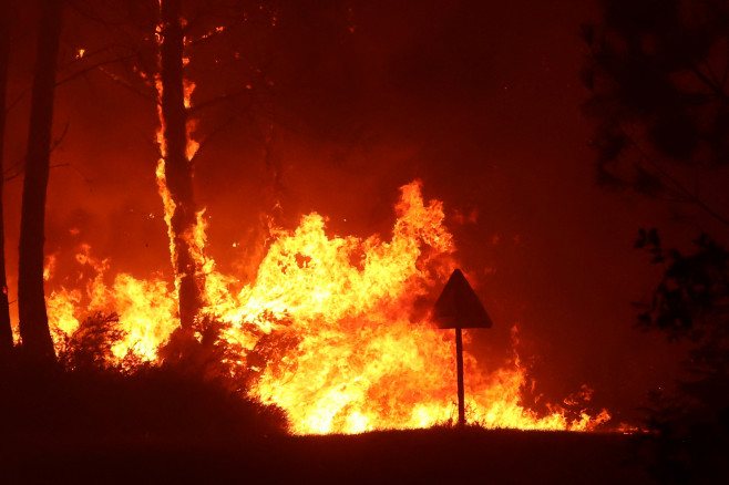 Incendii uriașe în Franța