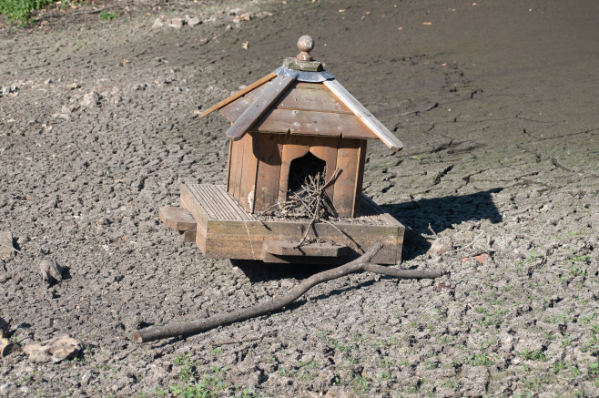 UK Weather, Drought, Water Supplies, Northend, Henley-upon-Thames, Oxfordshire, UK - 12 Aug 2022