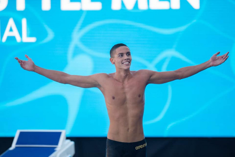 David Popovici, desemnat cel mai bun sportiv în probele masculine, la CE de Nataţie. Foto: Profimedia Images