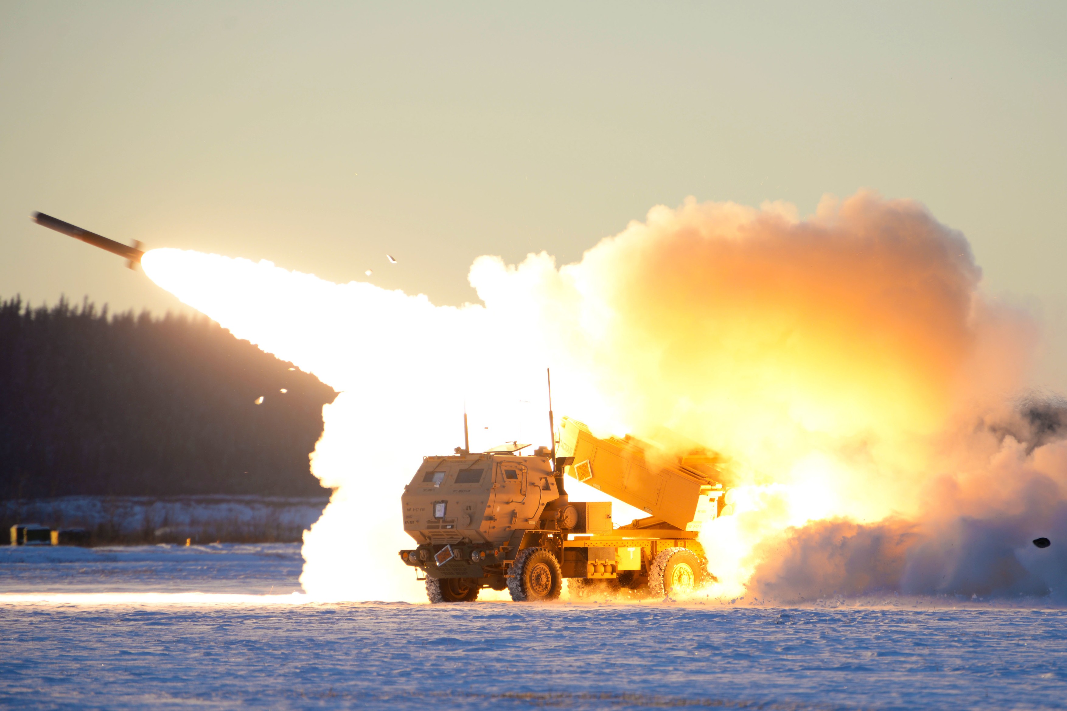 Pentagonul ia în calcul furnizarea de rachete cu rază de 150 de kilometri pentru Himars-urile ucrainene