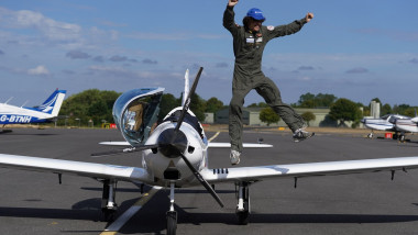 Mack Rutherford este cel mai tânăr pilot care a zburat în jurul lumii