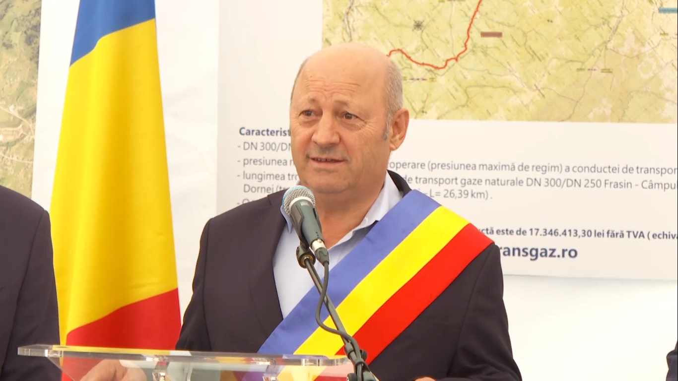 Ode pentru Ciucă, de la primarul din Vatra Dornei: „Soarele de afară a venit împreună cu domnul prim-ministru. E realitate, nu e vis”