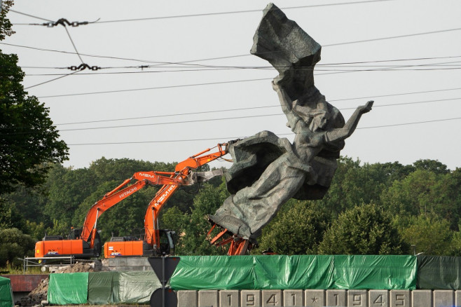 Latvia WWII Soviet Monument Demolition