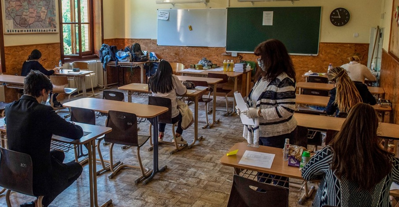 Raport în Ungaria: Educația a devenit „prea feminină”, sunt prea multe studente, iar tinerii nu știu să repare un robinet stricat
