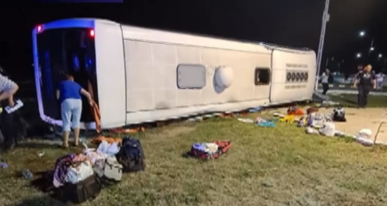 Un autocar în care erau 43 de ucraineni s-a răsturnat în Vrancea. Jumătate dintre ei au ajuns la spital, a fost activat Planul Roșu