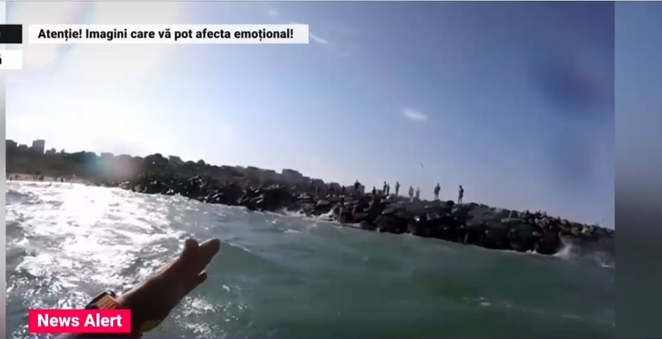 Un bărbat s-a înecat în stațiunea Neptun. Alți doi turiști au fost scoși din valuri în situații critice