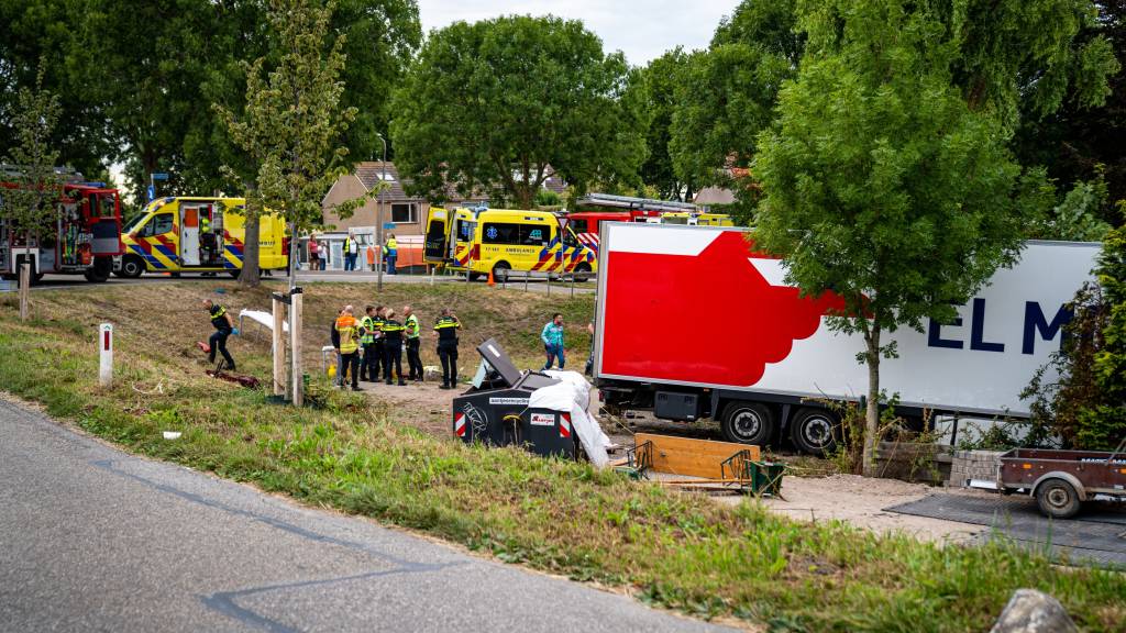Șase morți în Olanda, după ce un camion a intrat în mulțime