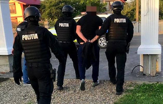 Un bărbat care era căutat pentru furt calificat în Italia a fost prins la Botoşani