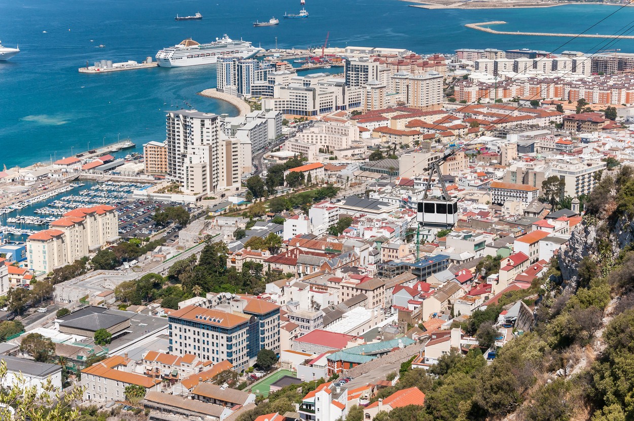 Gibraltar a devenit oficial oraș, apoi s-a descoperit că primise deja acest statut acum 180 de ani