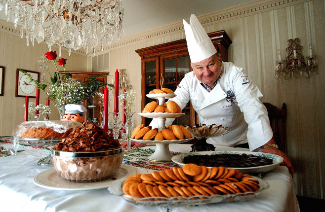 Former White House Pastry Chef Roland Mesnier Dies At 78