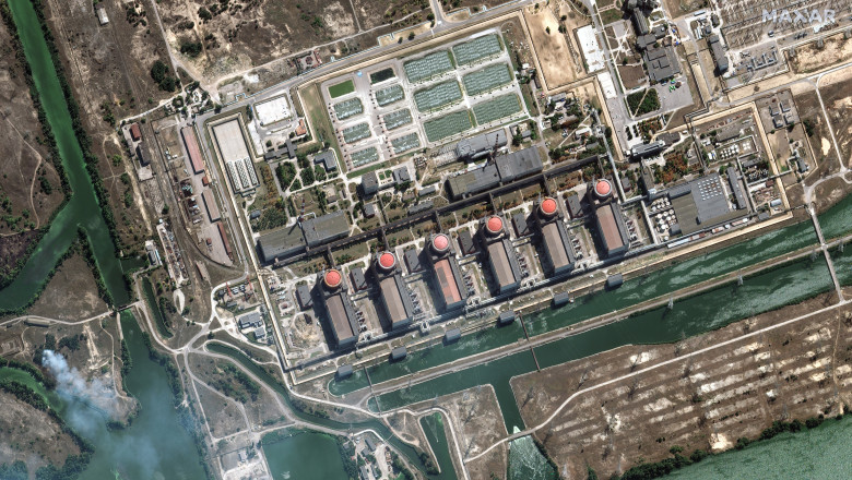 imagine din satelit cu centrala nuicleara zaporojie, cu cele 6 reactoare