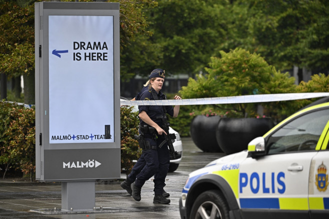 O persoană a fost ucisă și alta rănită într-un atac armat la un centru comercial din Malmo. Foto-Profimedia (2)