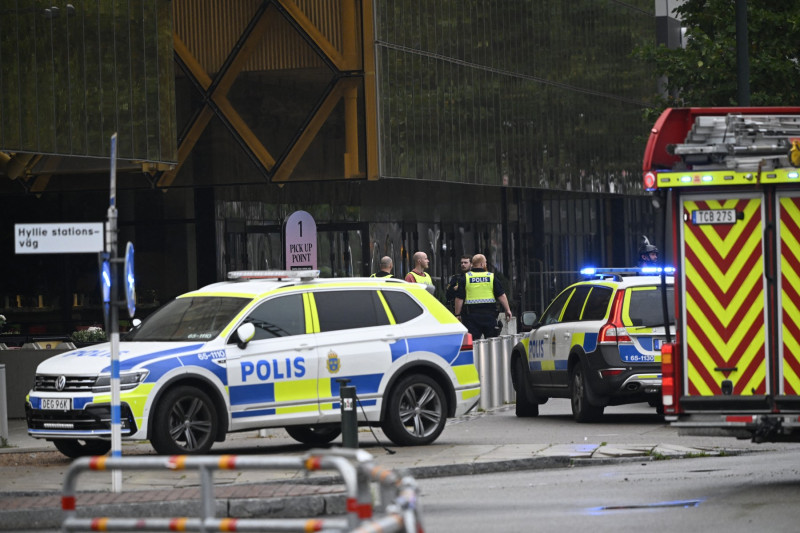 O persoană a fost ucisă și alta rănită într-un atac armat la un centru comercial din Malmo. Foto-Profimedia (4)